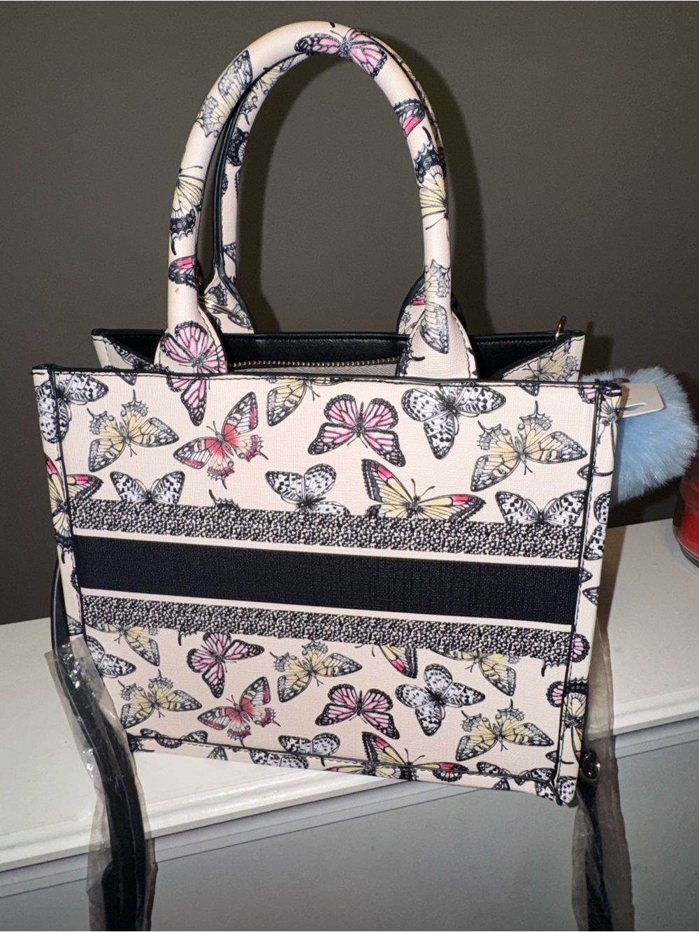 Butterfly Tote - Picture 5 of 7